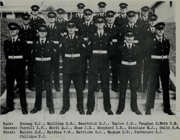 1968 495a Graduates Barnett photo