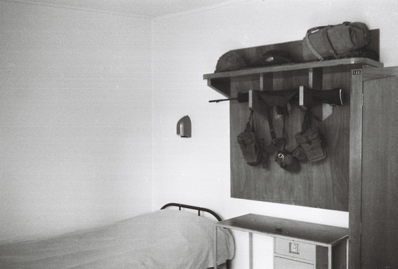 1969 320d Gratton room with rifle Gratton photo