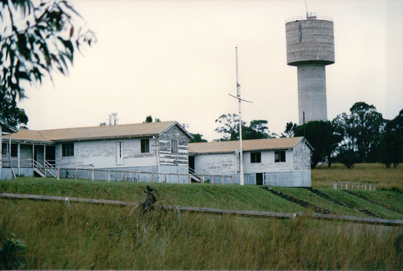 1985c 13 End Wng & Water Tower