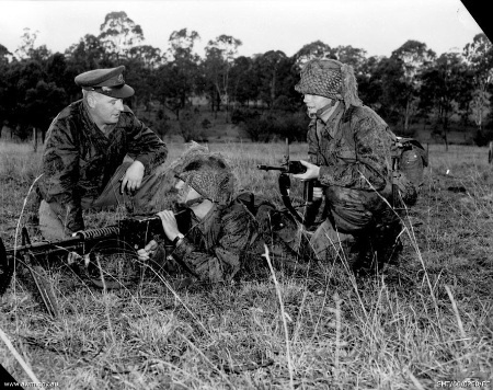 1969 352 25 August 1966. WO2 Bill Lapthorne tactics training to John Stringfellow and Damien Aird. AWM photo SMT/66/0258/EC