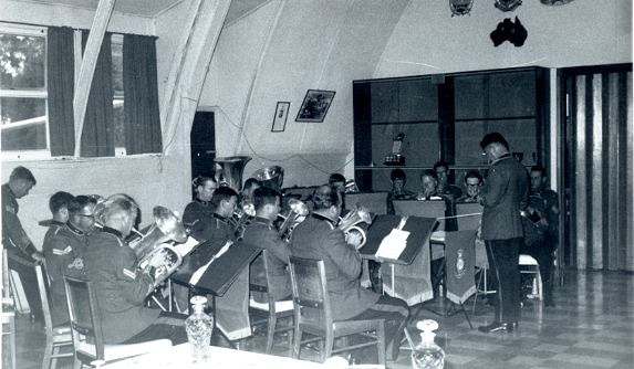 07 Cadets Mess Ante Room Band